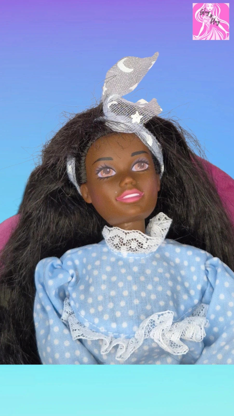 Vintage 1994 Slumber Party barbie doll in sleeping barbie in blue Pajamas AA