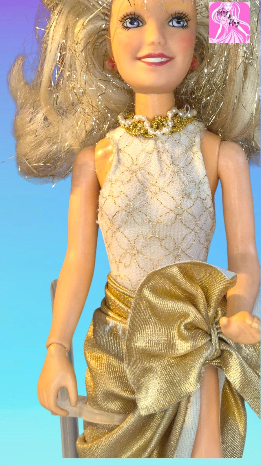 1985 Vintage Jem glitter n gold doll