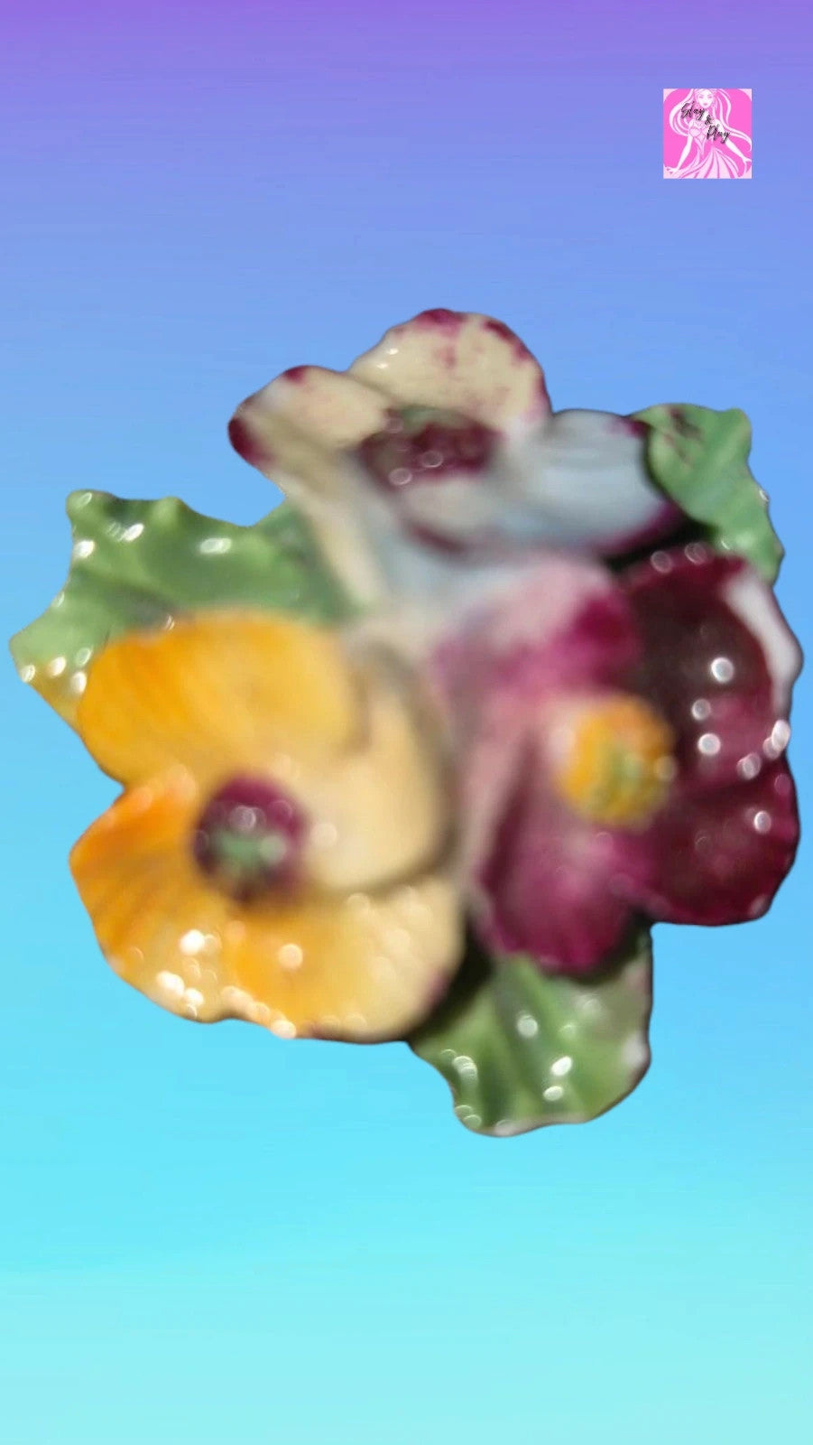 Ceramic floral brooch vintage