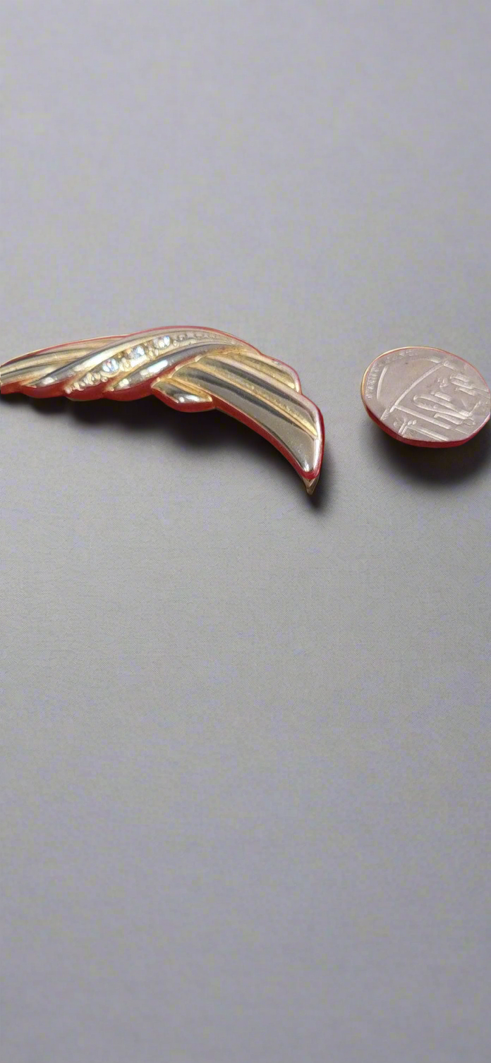 Beautiful vintage brooch