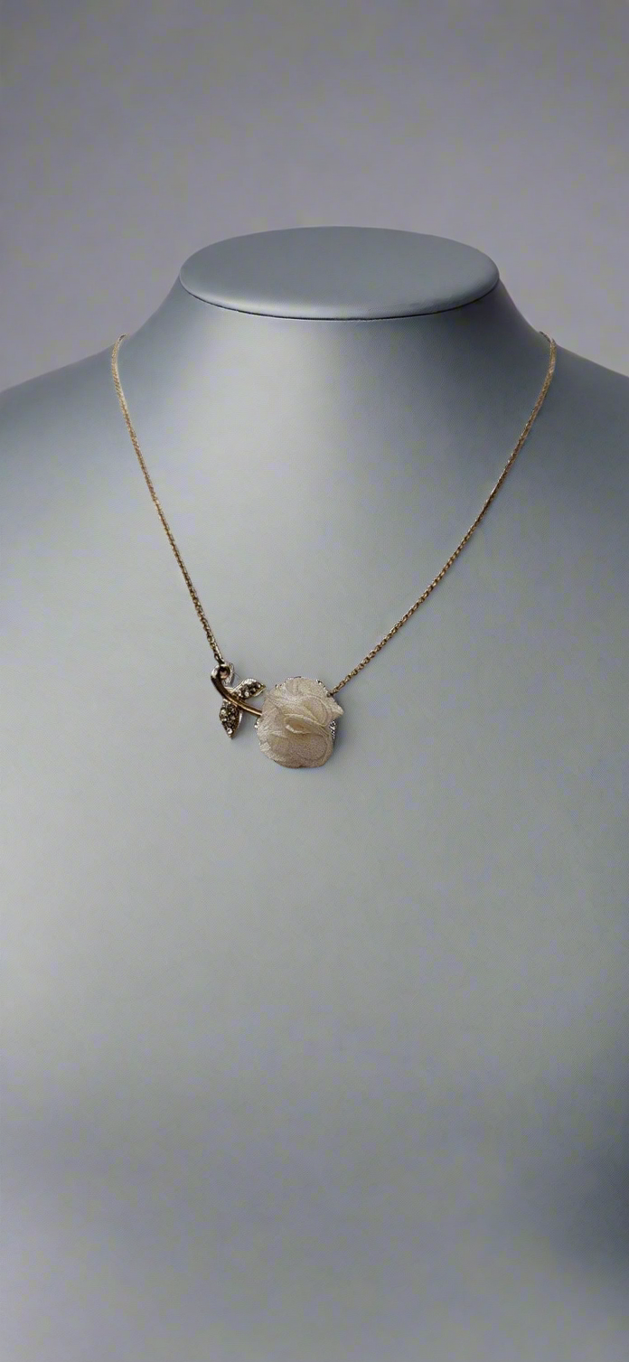 Little flower necklace