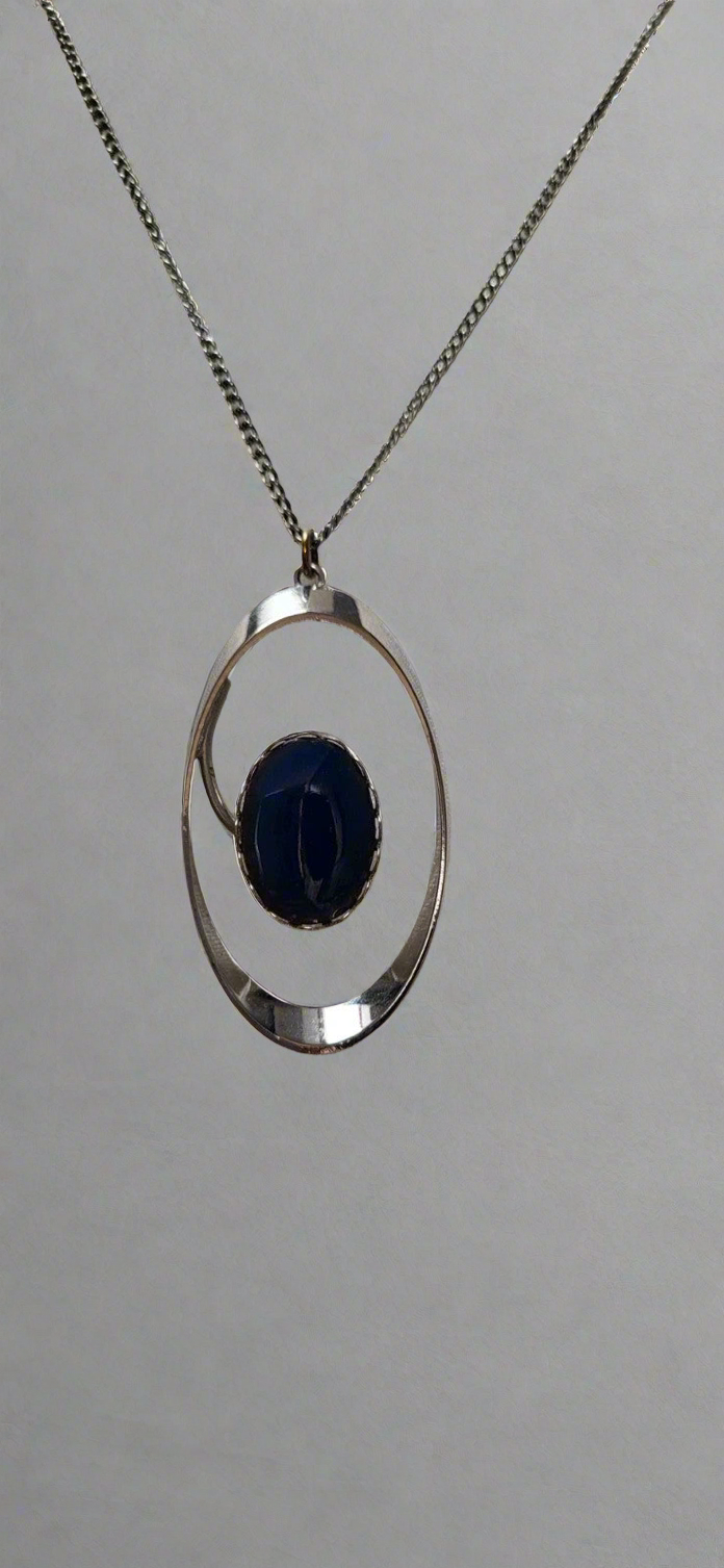 1970s artistic necklace