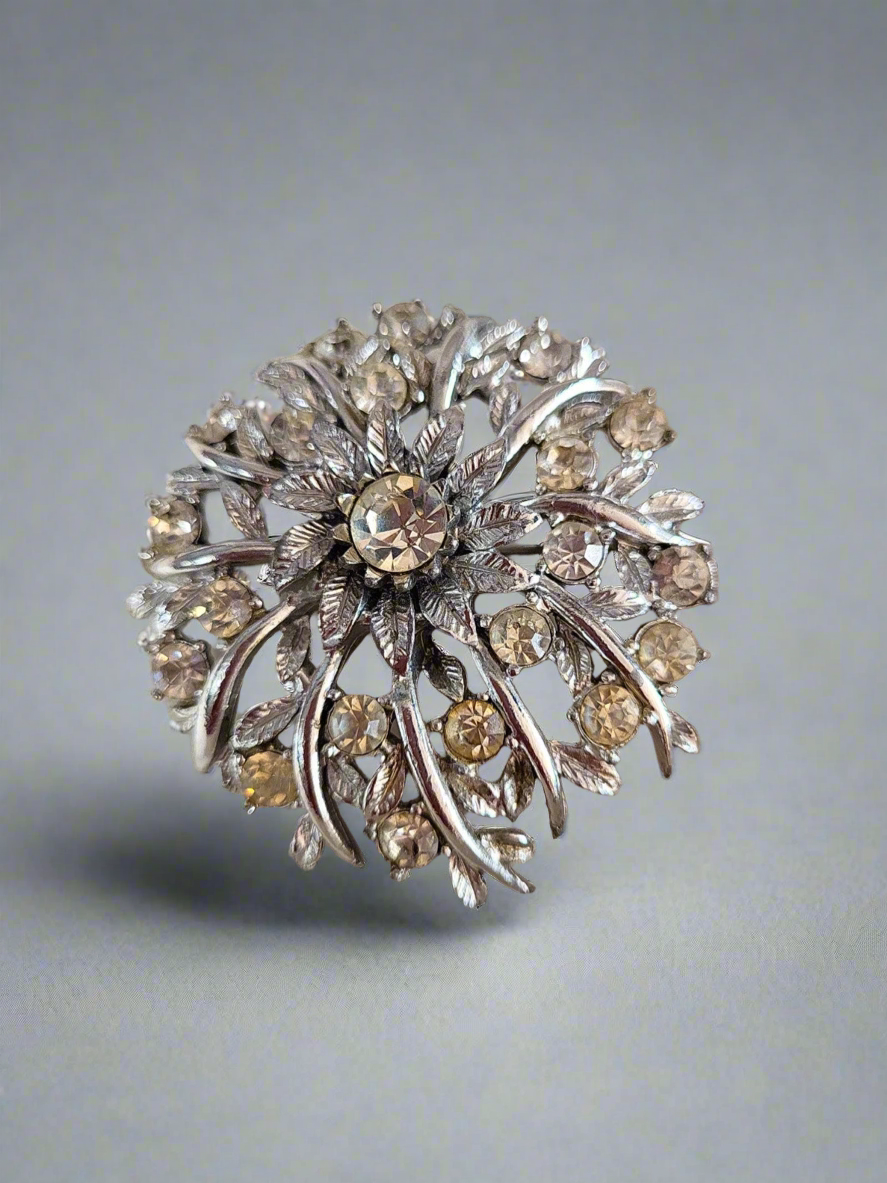 Outstandingly beautiful vintage brooch