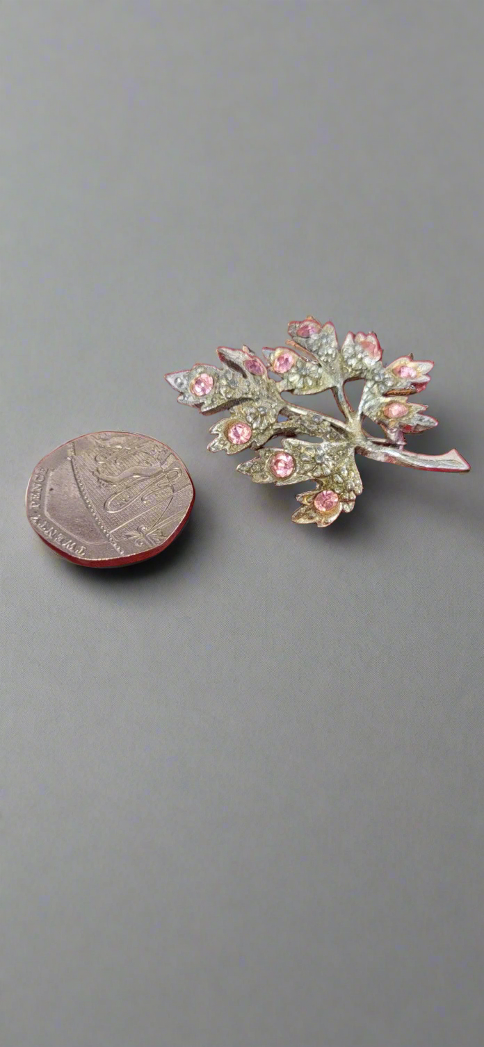 Beautiful vintage brooch
