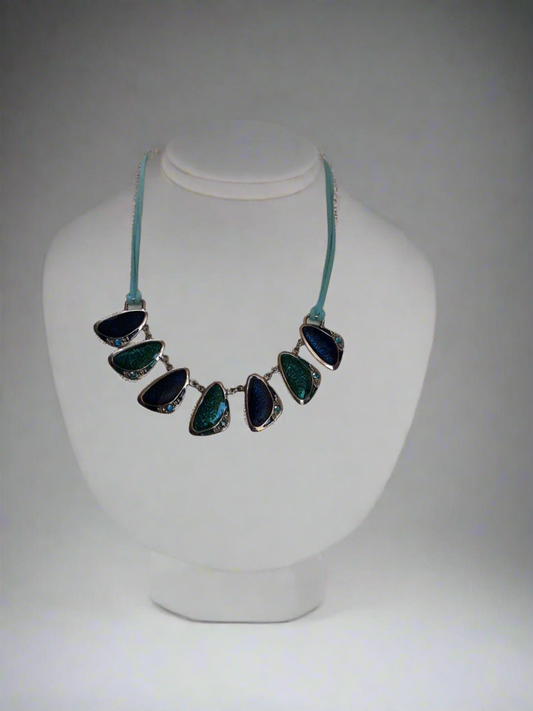 Statement necklace