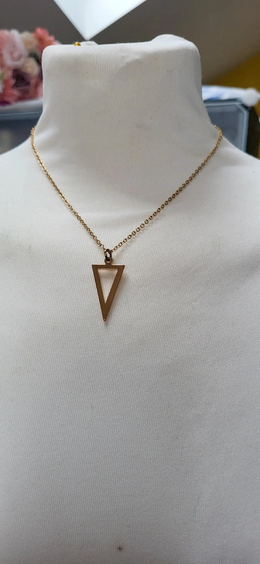 Simply stunning costume necklace