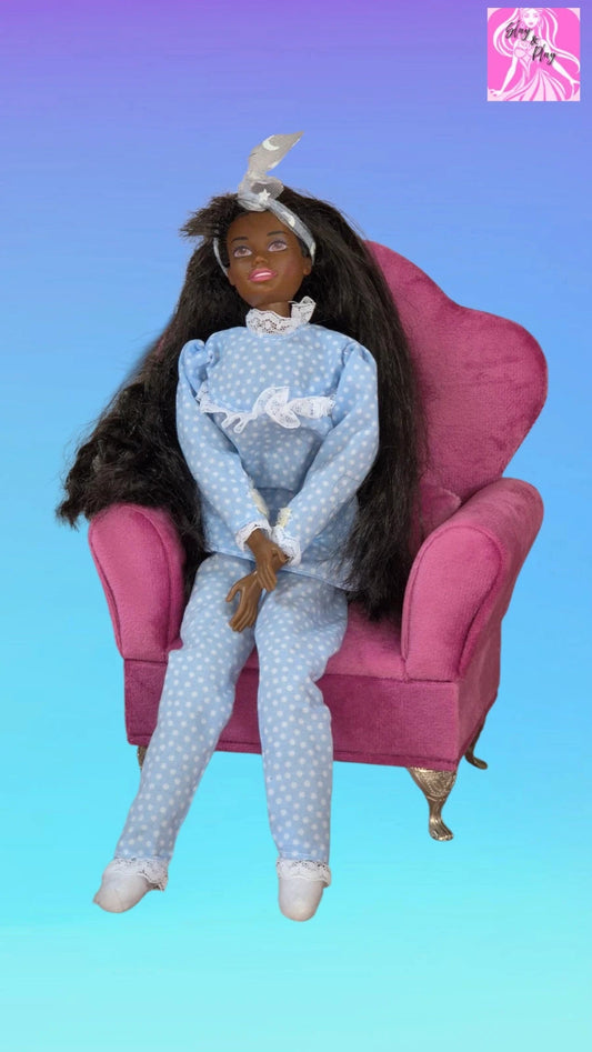 Vintage 1994 Slumber Party barbie doll in sleeping barbie in blue Pajamas AA