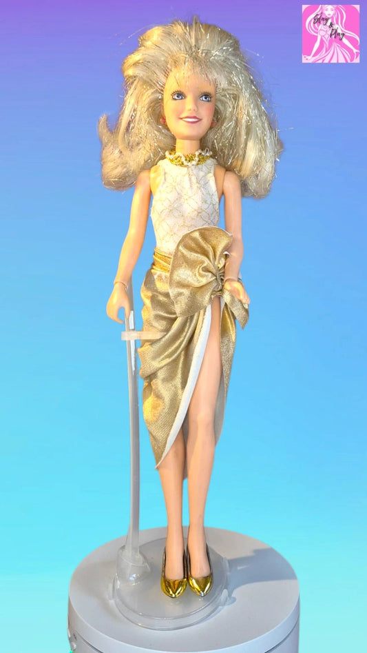 1985 Vintage Jem glitter n gold doll