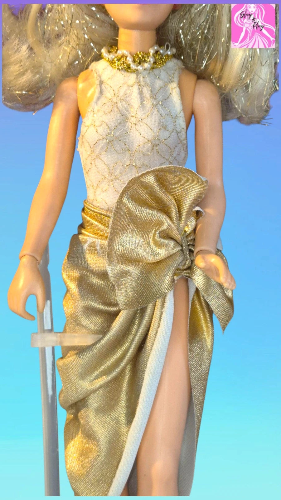 1985 Vintage Jem glitter n gold doll