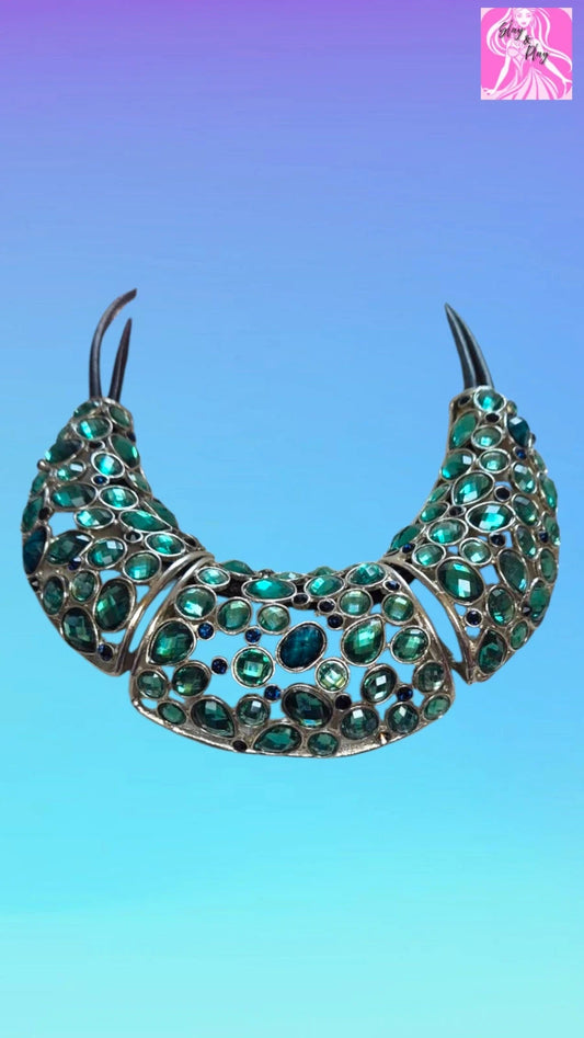 Stunning statement necklace
