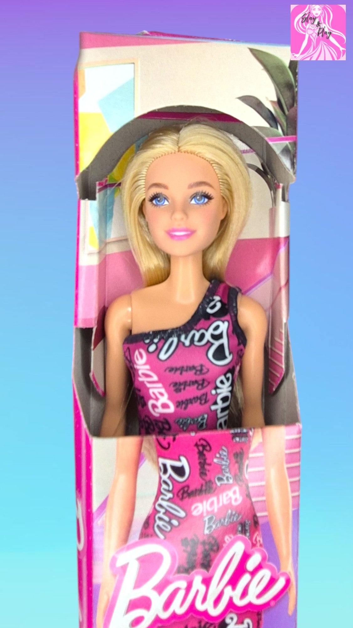 Barbie Fashionistadoll with straight Blonde Hair