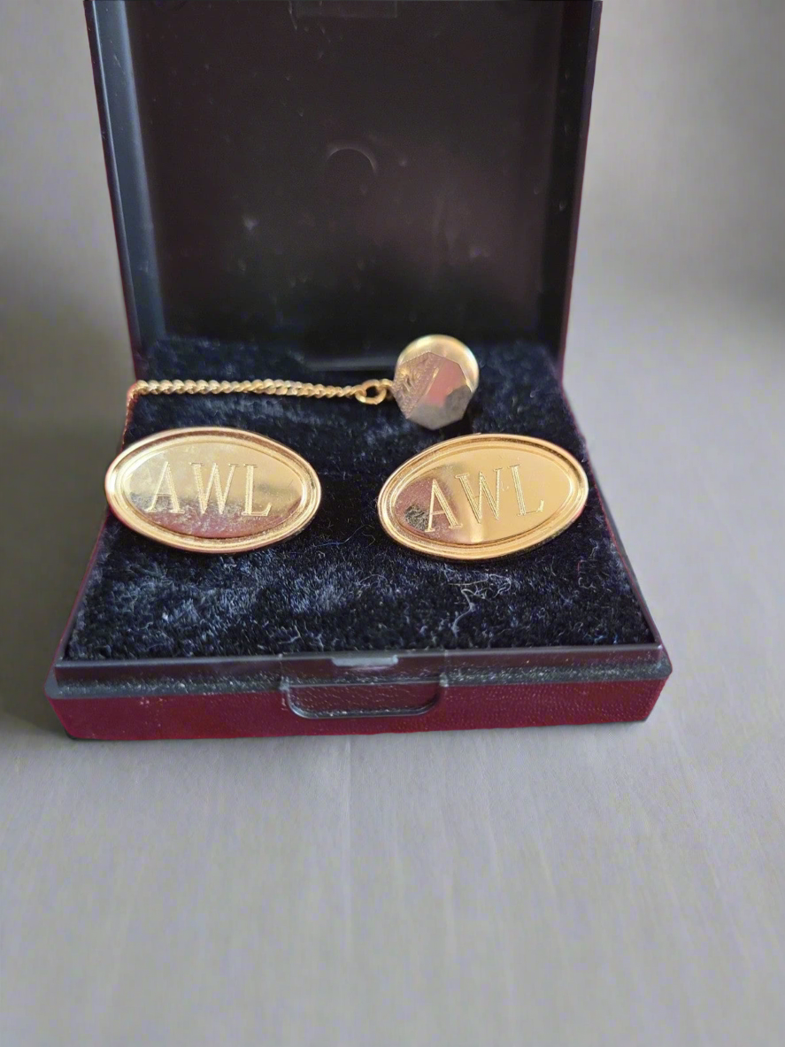 Vintage engraved cufflinks and tie pin