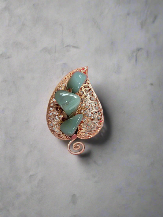 Art deco brooch with beautiful jade colour stones