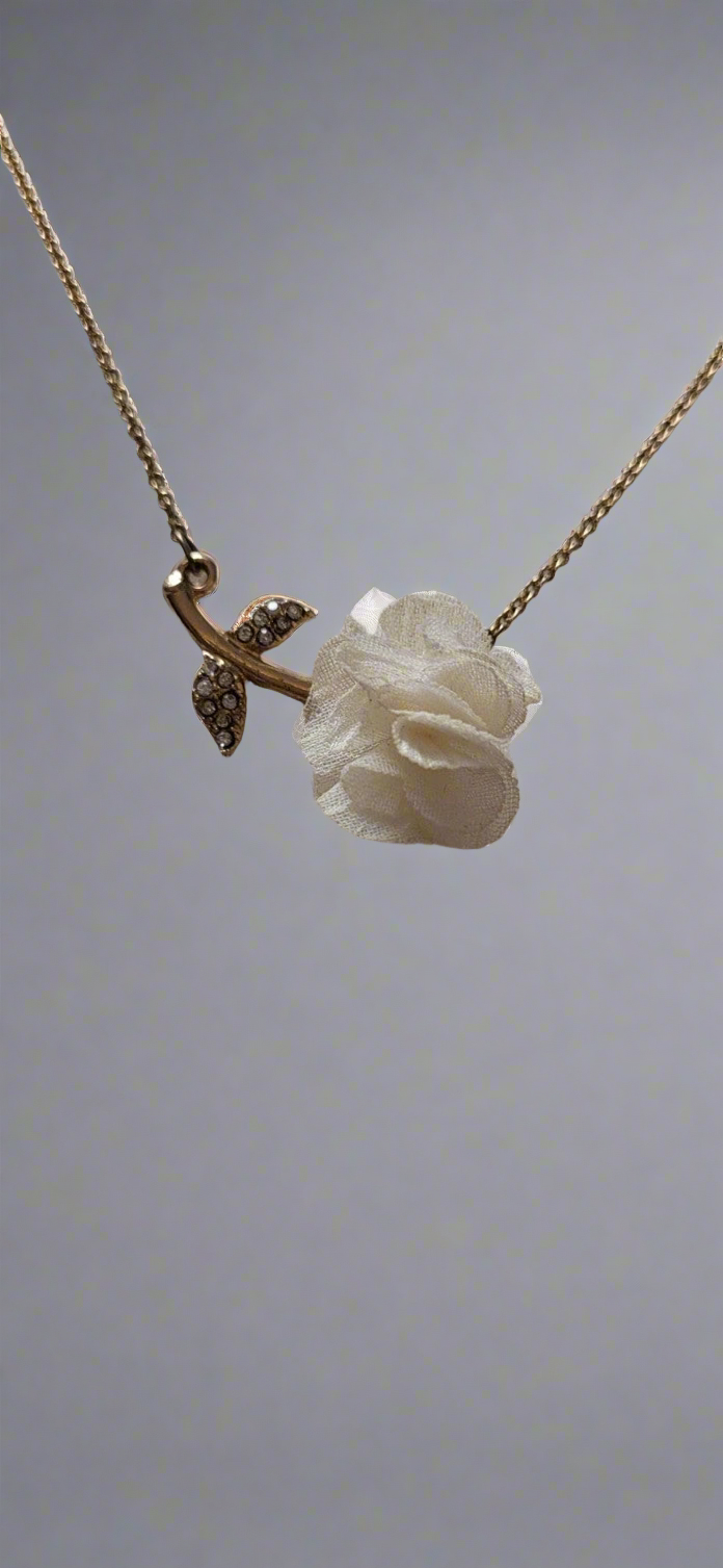 Little flower necklace