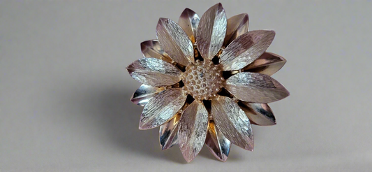 Sarah Coventry vintage flower brooch