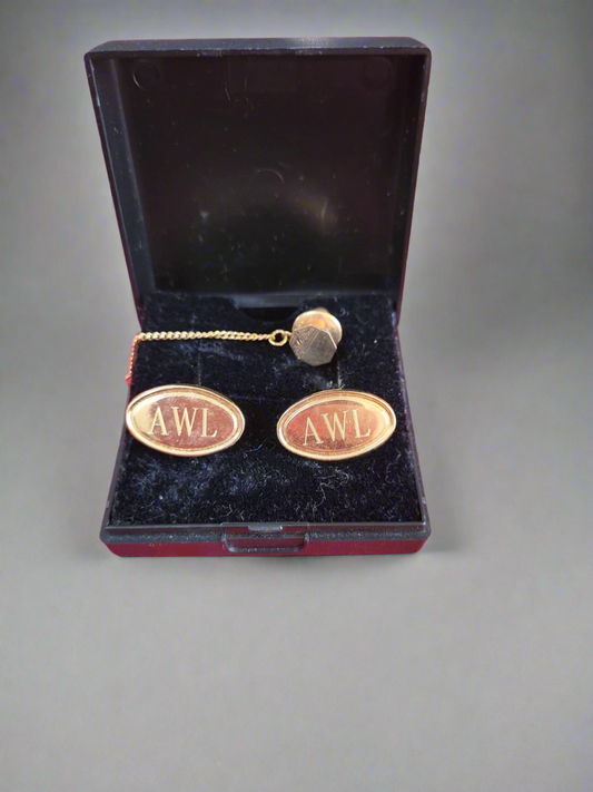 Vintage engraved cufflinks and tie pin
