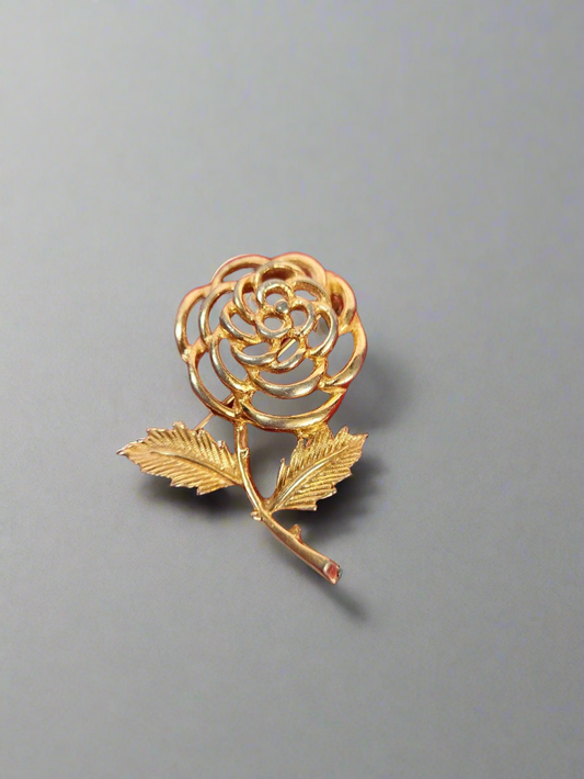 Sarah Coventry rose gold tone brooch
