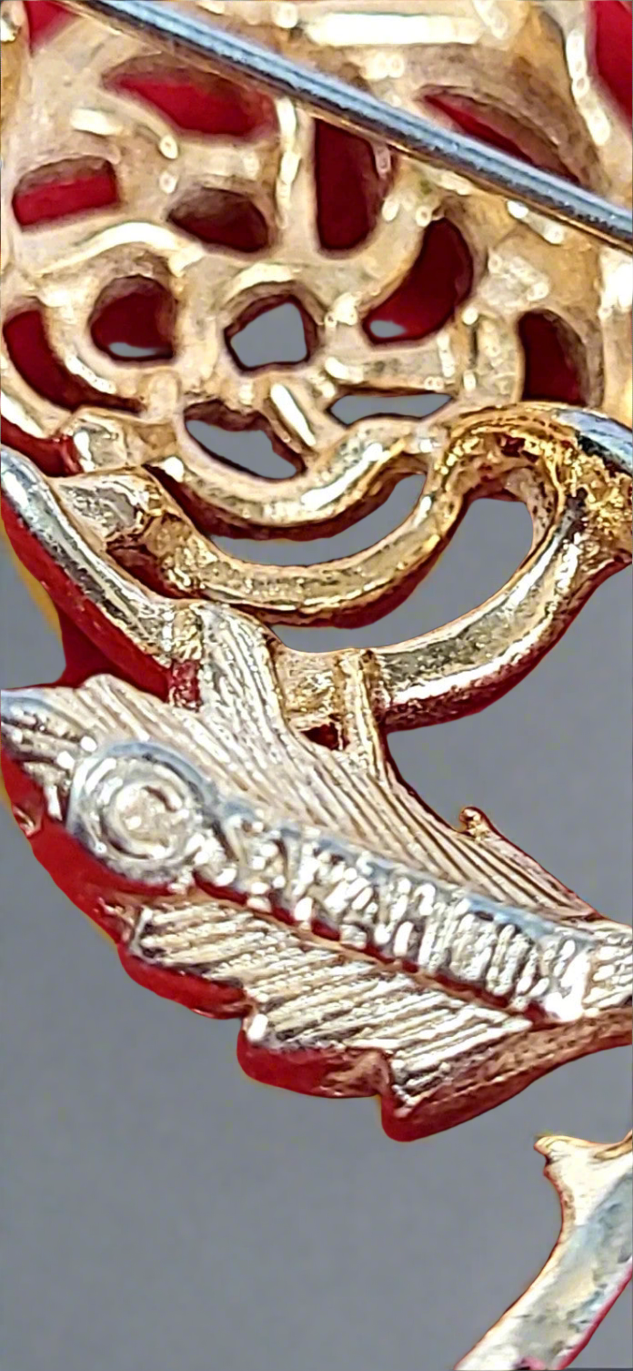 Sarah Coventry rose gold tone brooch